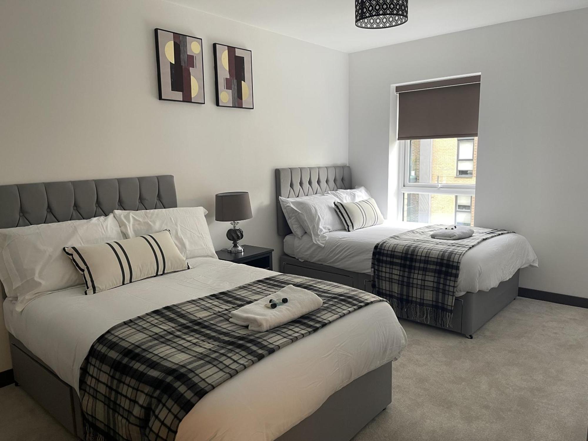 The Godfreys, Edinburgh Way, Harlow Luaran gambar