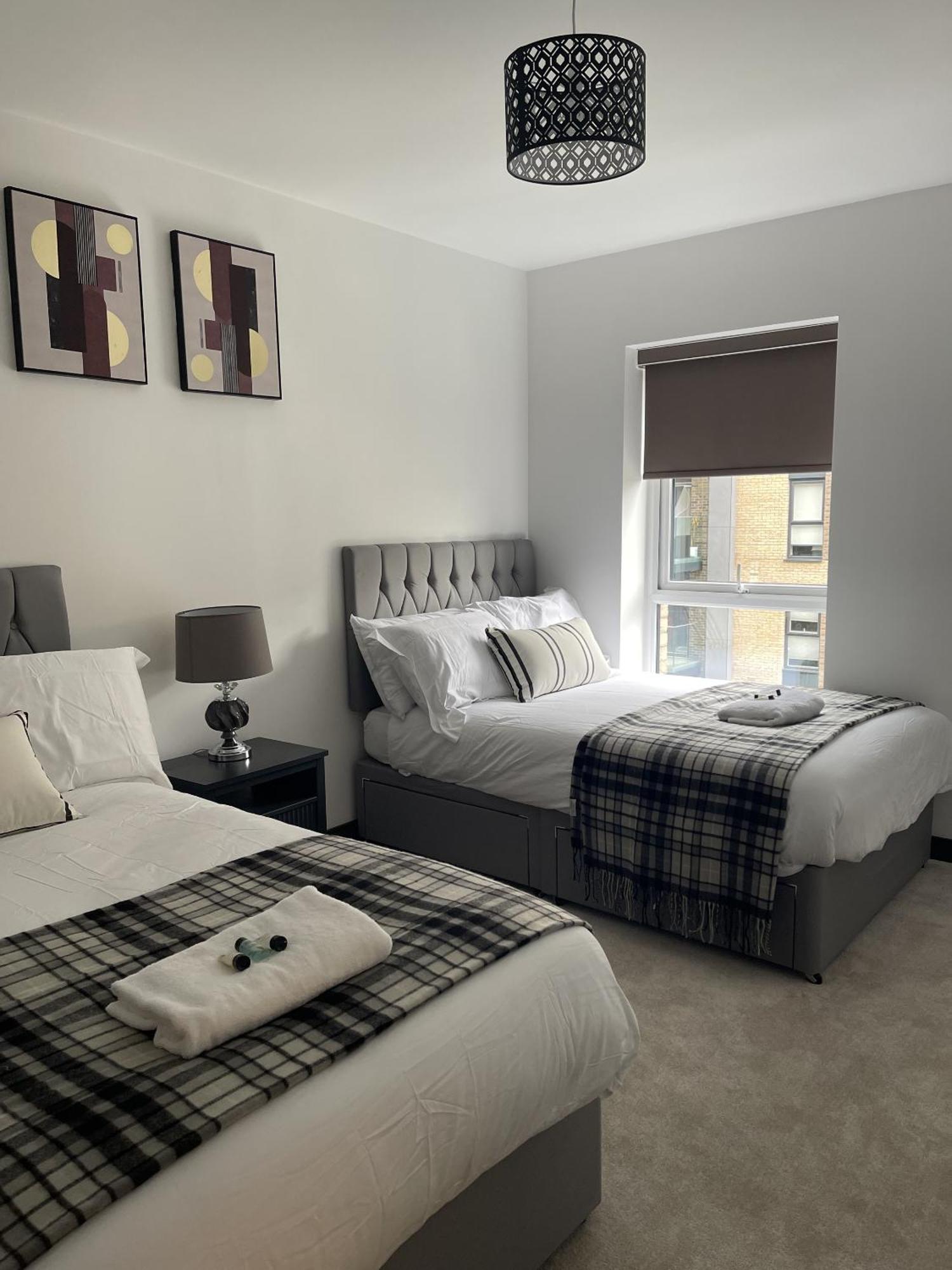 The Godfreys, Edinburgh Way, Harlow Luaran gambar