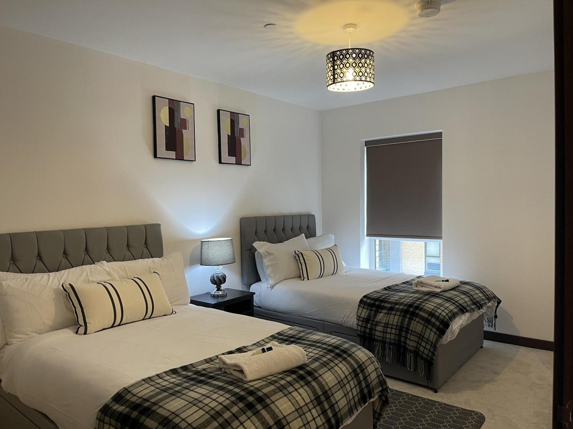 The Godfreys, Edinburgh Way, Harlow Luaran gambar